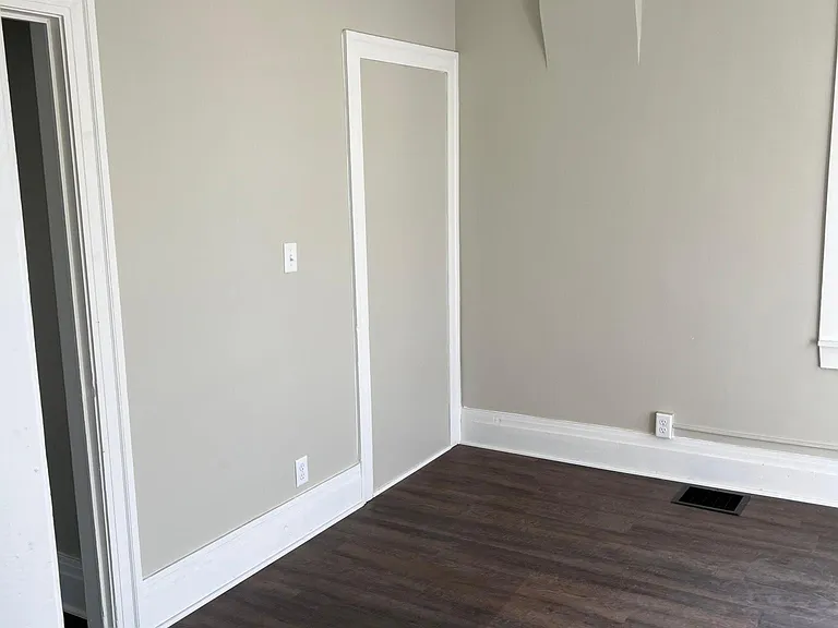 329 Ellicott St #UPPER — Photo 13