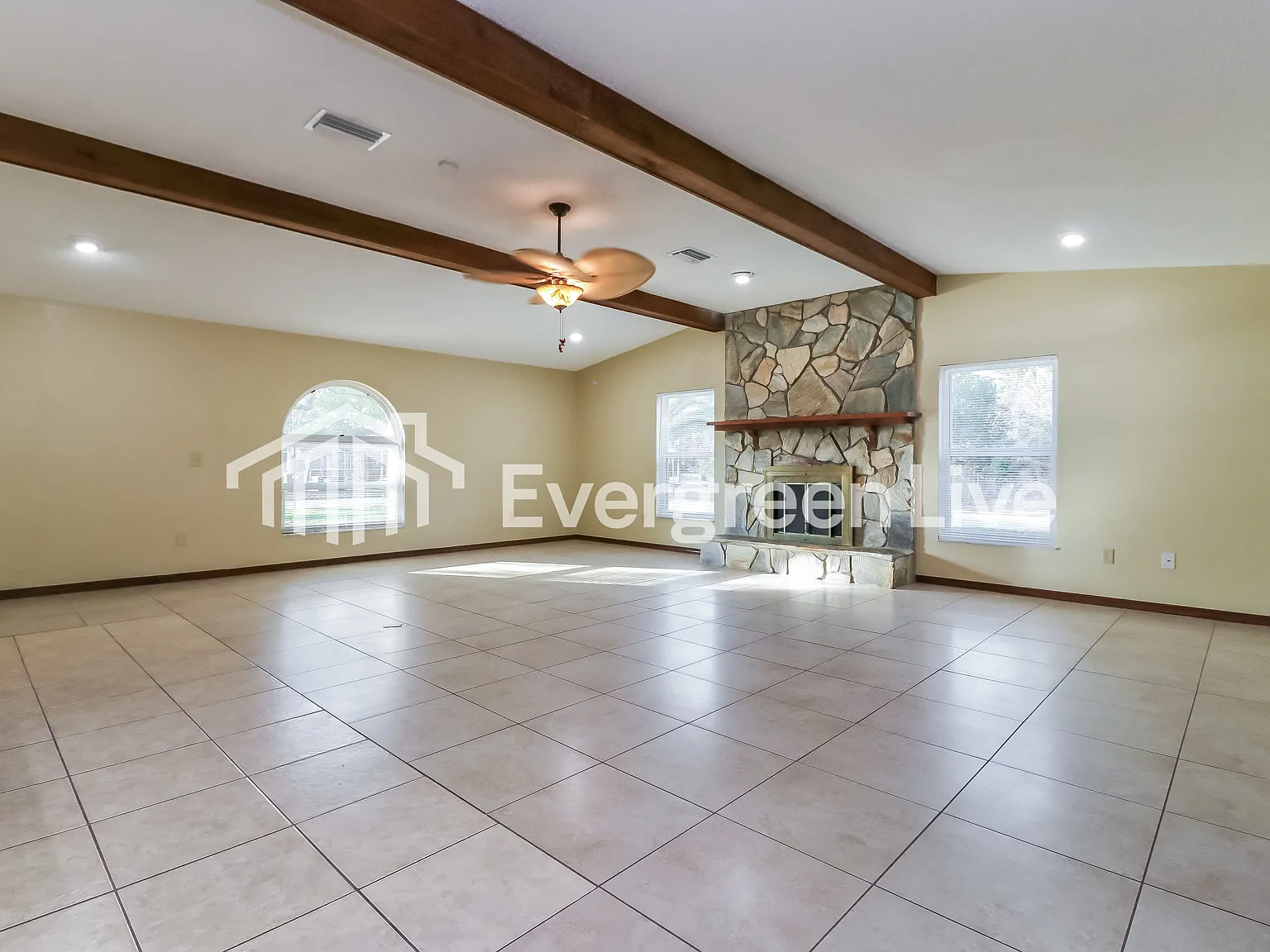 3 bed, 2.0 bath, 1769 sqft, $1,795 — Photo 2