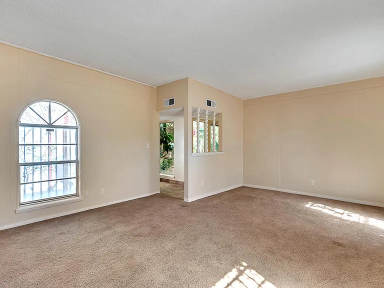 301 Los Nietos Ct — Photo 37