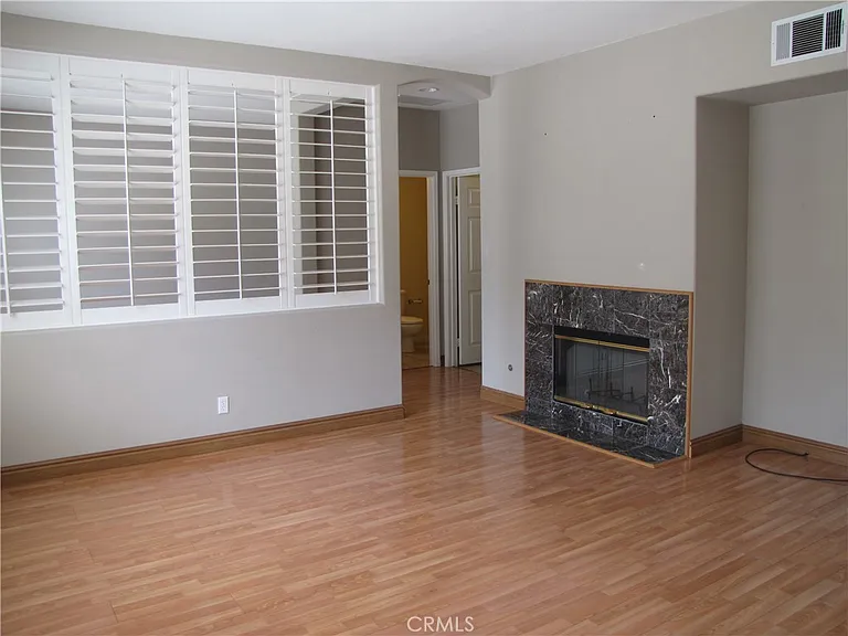 5661 Knollside Way — Photo 9