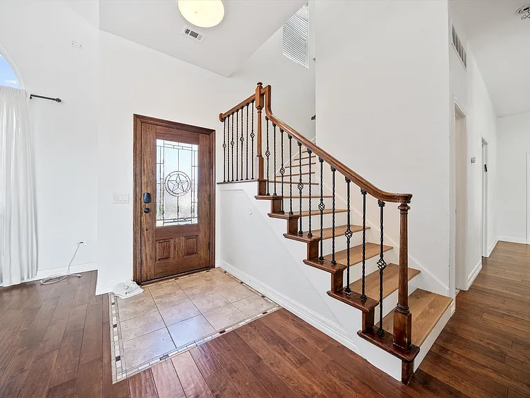 1103 Pawnee Ct — Photo 3