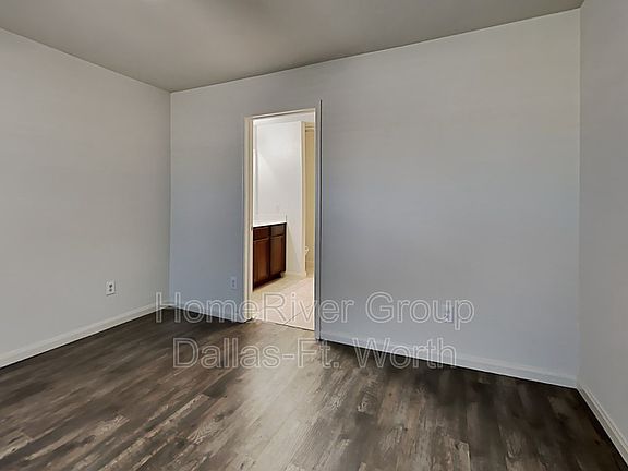 4th image of 318 Lavaca Dr