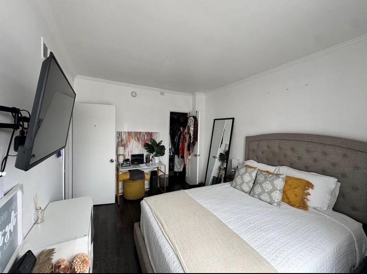 534 E Hazel St — Photo 4