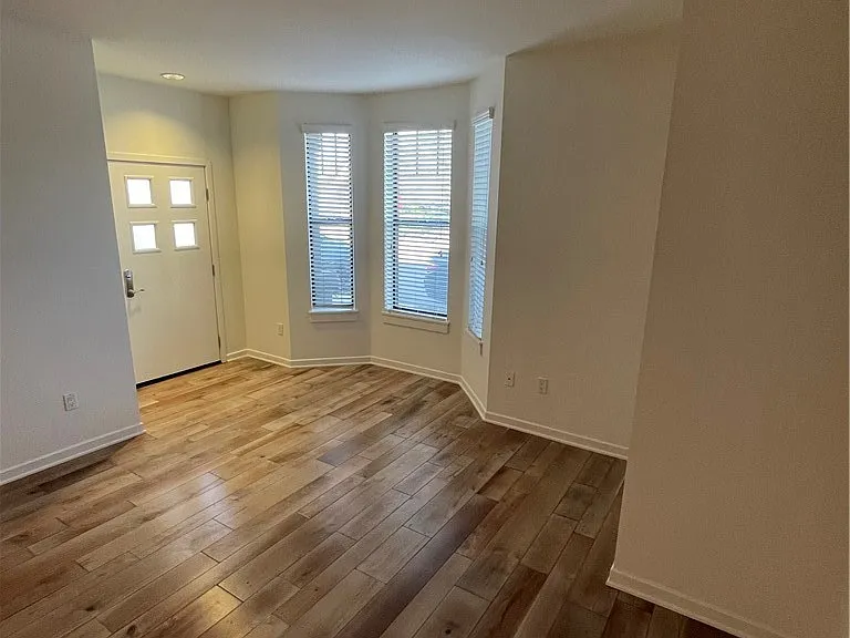 530 S Primrose Ave — Photo 4