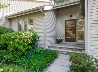 14 Brenthaven #14, Avon, CT 06001