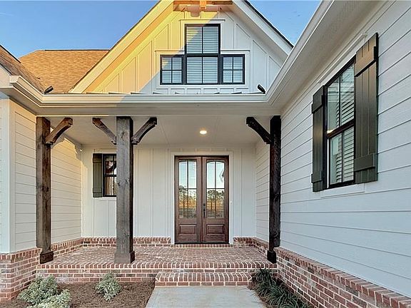 3rd image of 122 Palisade Dr