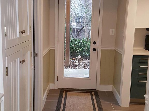 3rd image of 1711 Robin Hood Rd #A