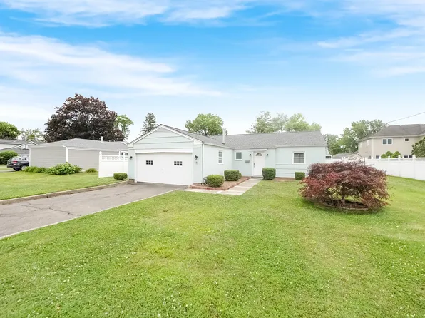 15 Daned Rd, Emerson, NJ 07630