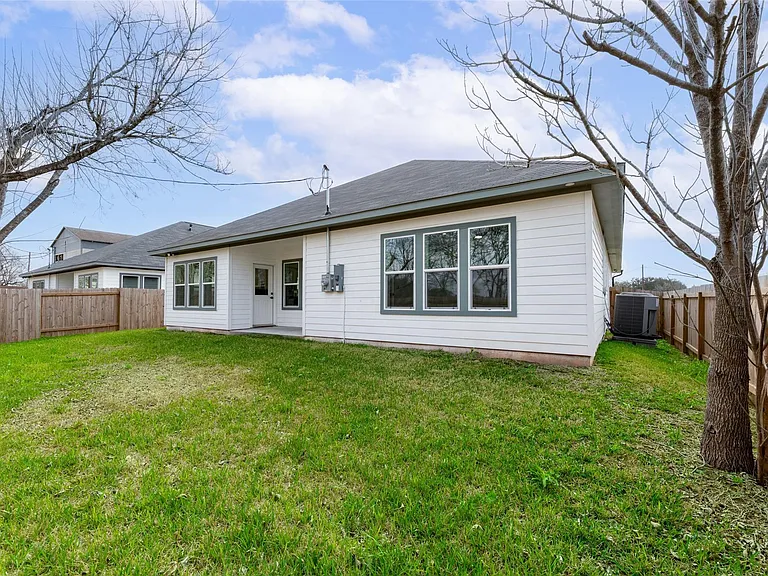 7440 Avenue E — Photo 38