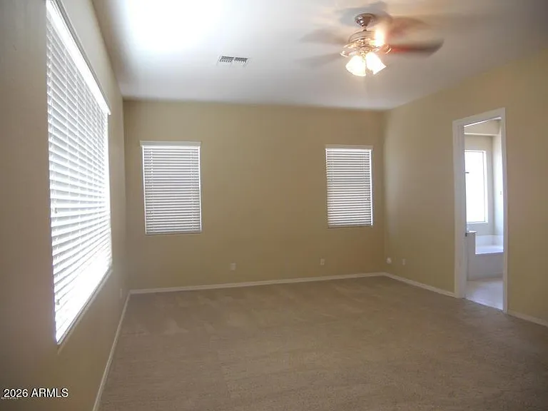 2417 E Iris Dr — Photo 8