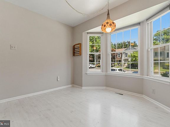 5th image of 14 Lambeth Bridge Ct