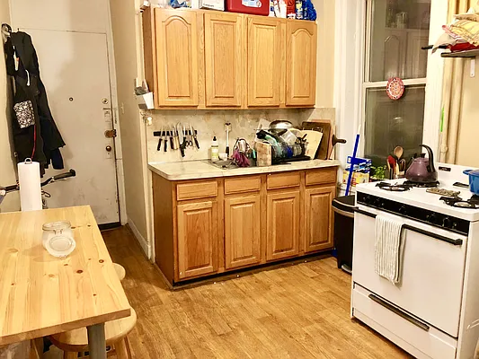 Rented by City Roots Realty | media 29