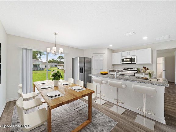 4th image of 2668 Foster Rd SE #25