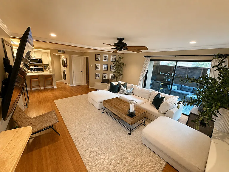 421 Coral Reef Dr #41 — Photo 1