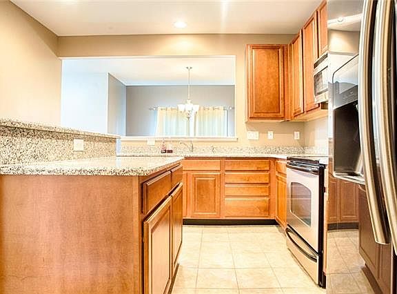 4th image of 655 Mulberry Dr