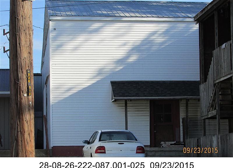 2nd image of 140 W Mill St