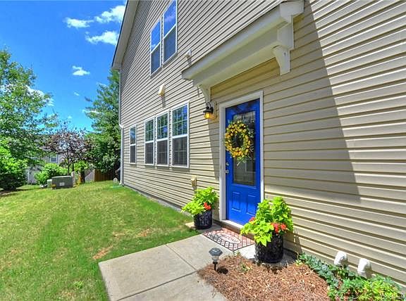 3rd image of 7037 Broughton Ln