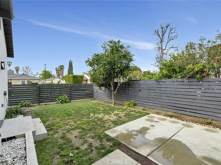 17227 Keswick St — Photo 45