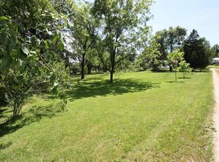 9833 Sappington Rd, Saint Louis, MO 63128