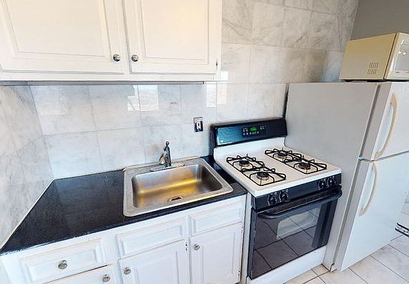 5th image of 11817 Union Tpke APT 21A