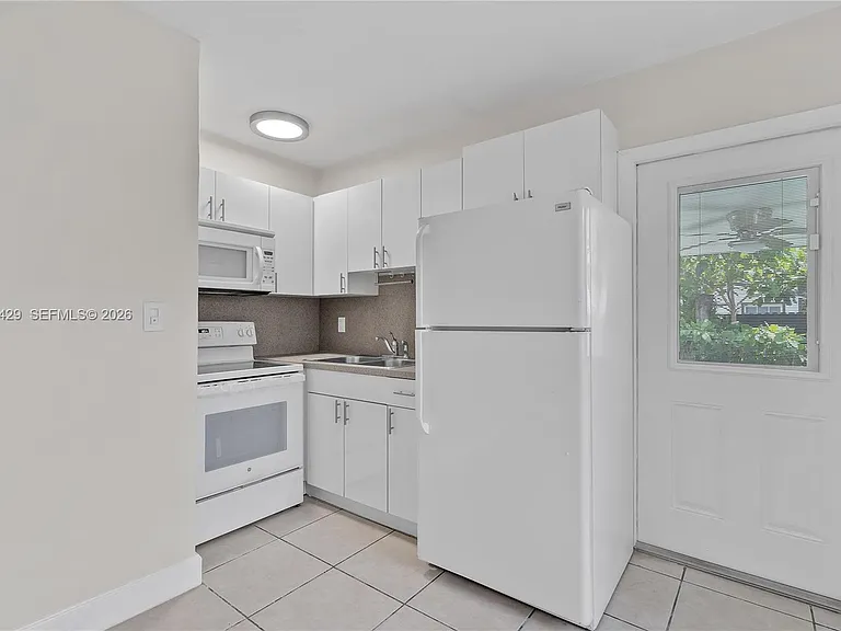 2309 SW 62nd Ave #A — Photo 5