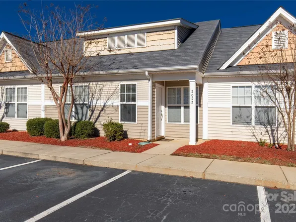 2025 Shady Pond Dr, Lake Wylie, SC 29710