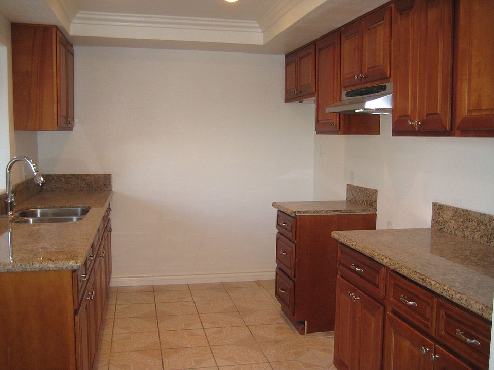 2nd image of 284 Royal Coach Ave