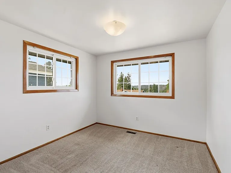6520 N Sutherlin St — Photo 17