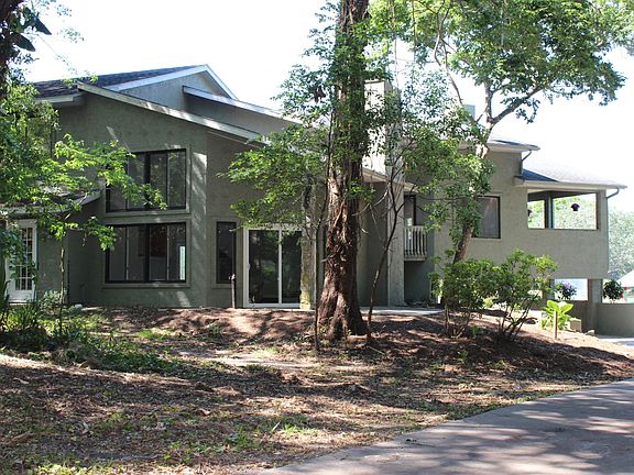 3rd image of 3405 Parkland St