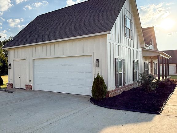 2nd image of 1014 County Road 385