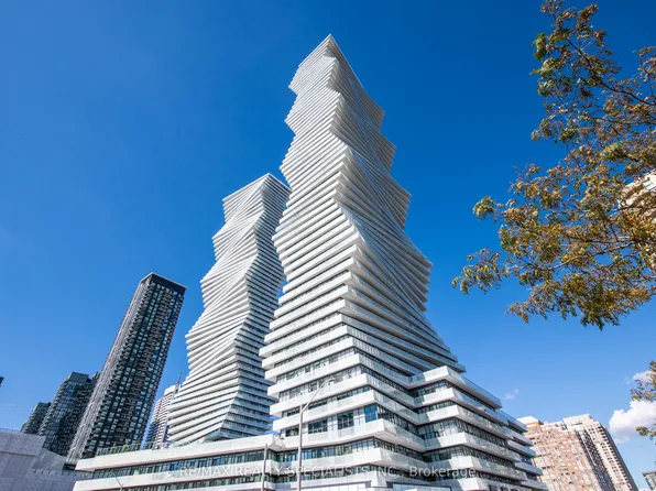 3883 Quartz Rd #321, Mississauga, ON L5B 0M4