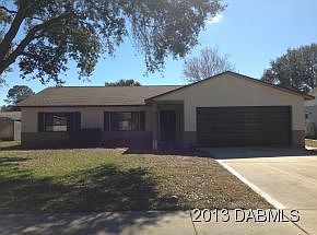 2nd image of 1418 Dexter Dr N