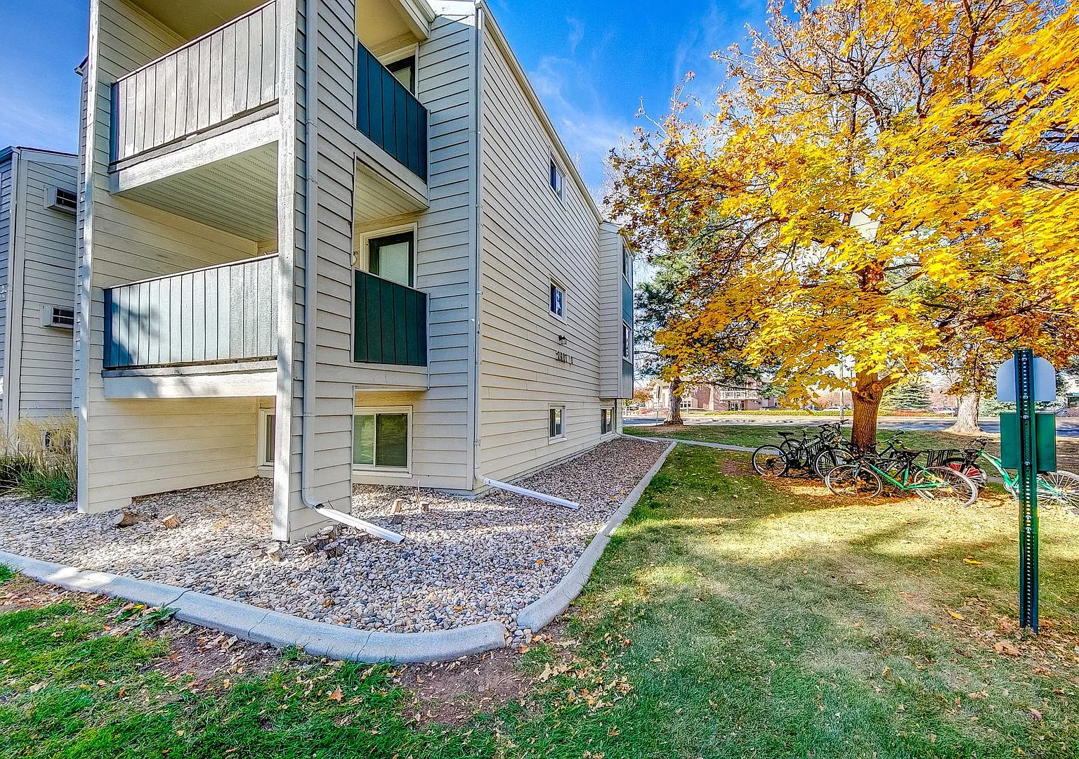 Cimarron Square Apartments — Photo 2