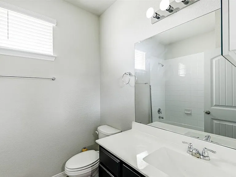 106 Lullaby Dr — Photo 13