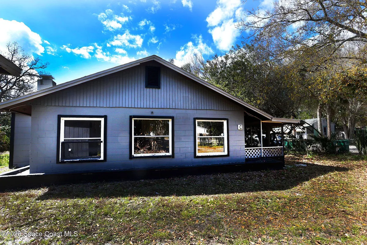 Building Photo - 317 Pineda St #C
