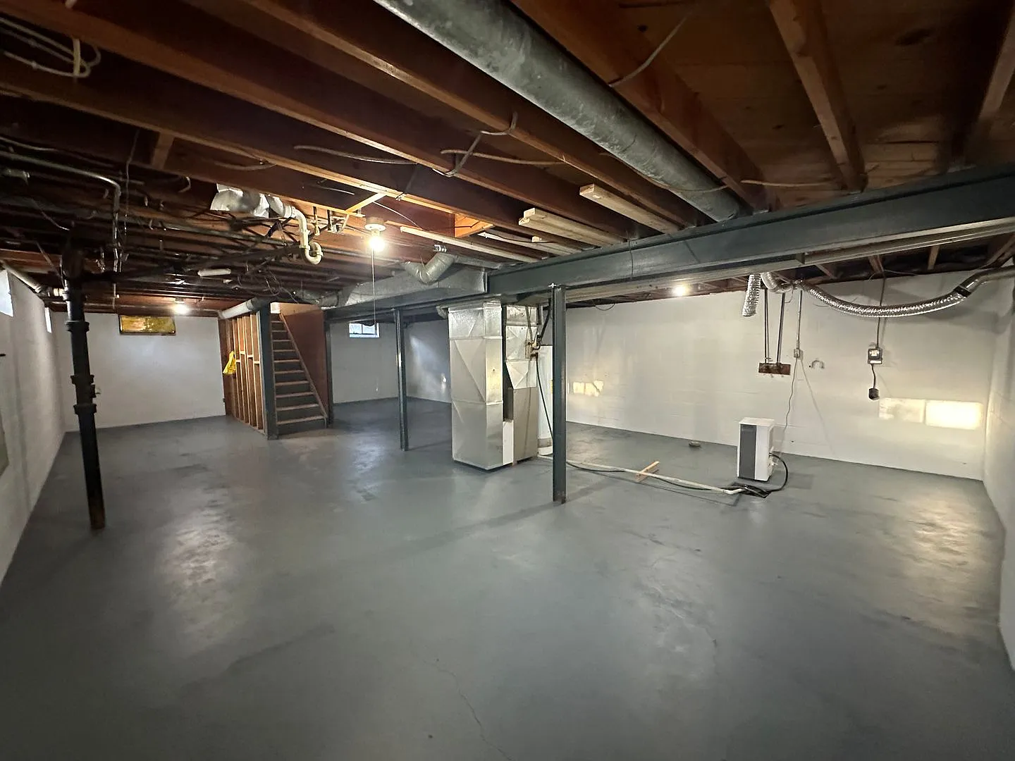 Remodeled 3 bed, 1 bath home for rent in Northeast Waterloo — Photo 4