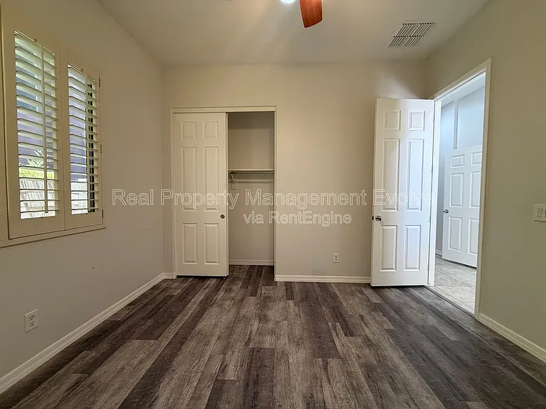 23012 N 38th Pl — Photo 33
