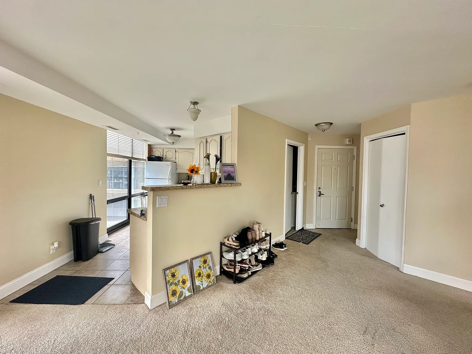1 bed, 792 sqft, $1,300 — Photo 3