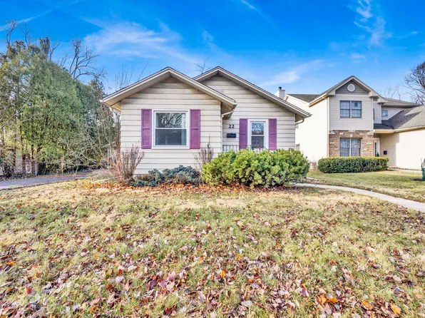 22 N Grant St, Westmont, IL 60559