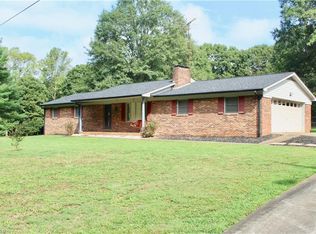 301 Valley Rd, East Bend, NC 27018