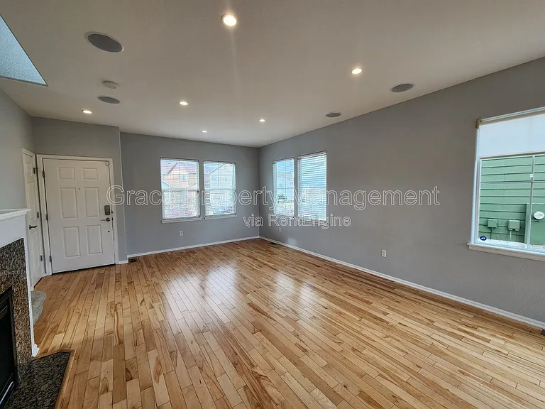 1969 Fairway Pointe Dr — Photo 4