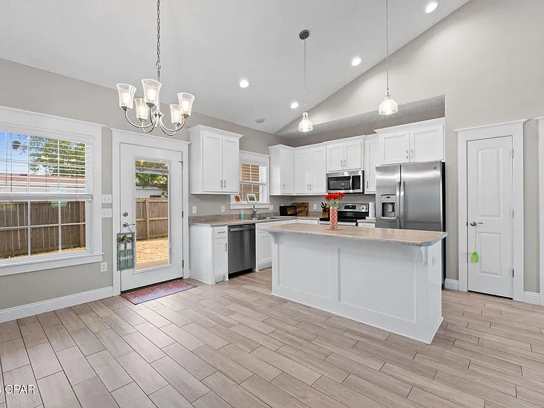 5206 Robins Ct — Photo 13
