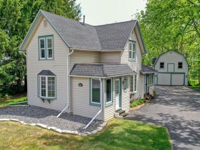 590 North AVENUE, Hartland, WI, 53029