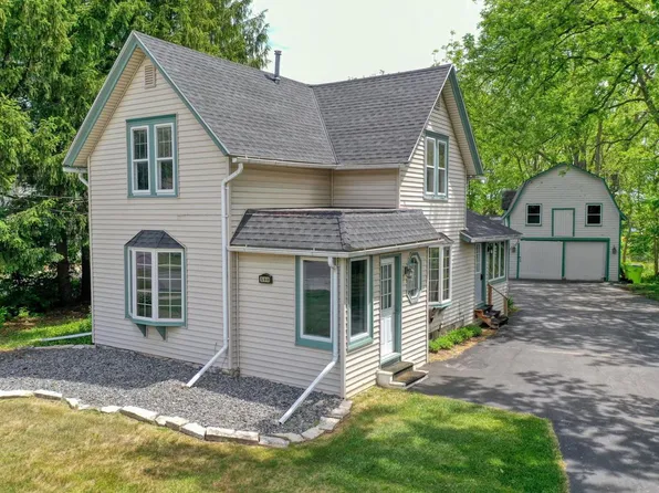 590 North AVENUE, Hartland, WI 53029