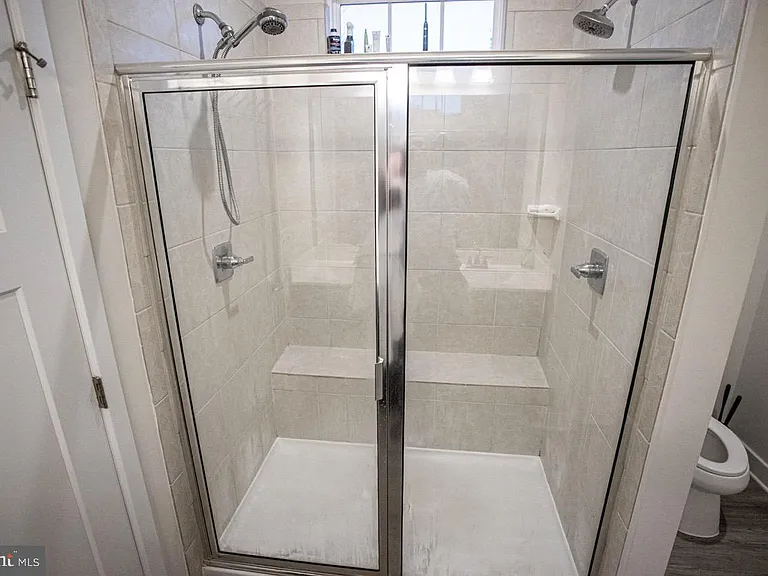 7821 Cove Point Dr — Photo 32