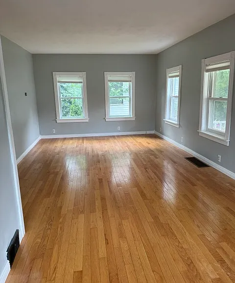 7221 Hubbard Ave — Photo 3