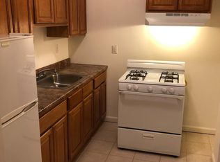 47 Fulton St, Newark, NJ 07102