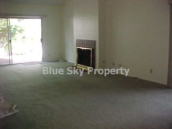 5th image of 2057 Village Ln