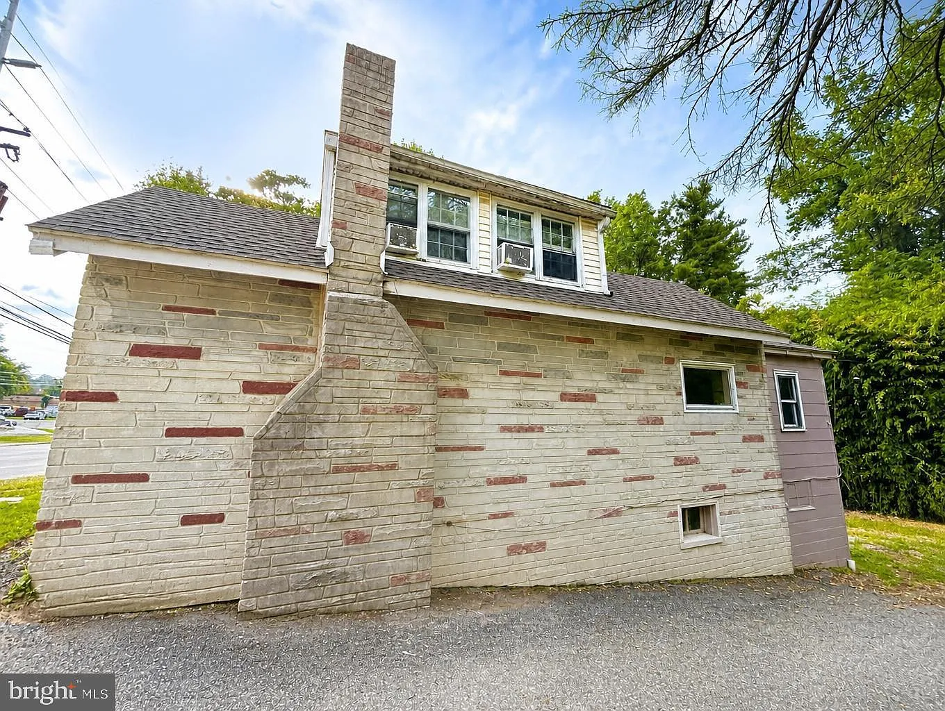 4 bed, 2.5 bath, 1640 sqft, $2,800 — Photo 4