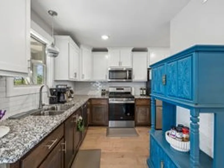 369 Frontier Dr — Photo 7